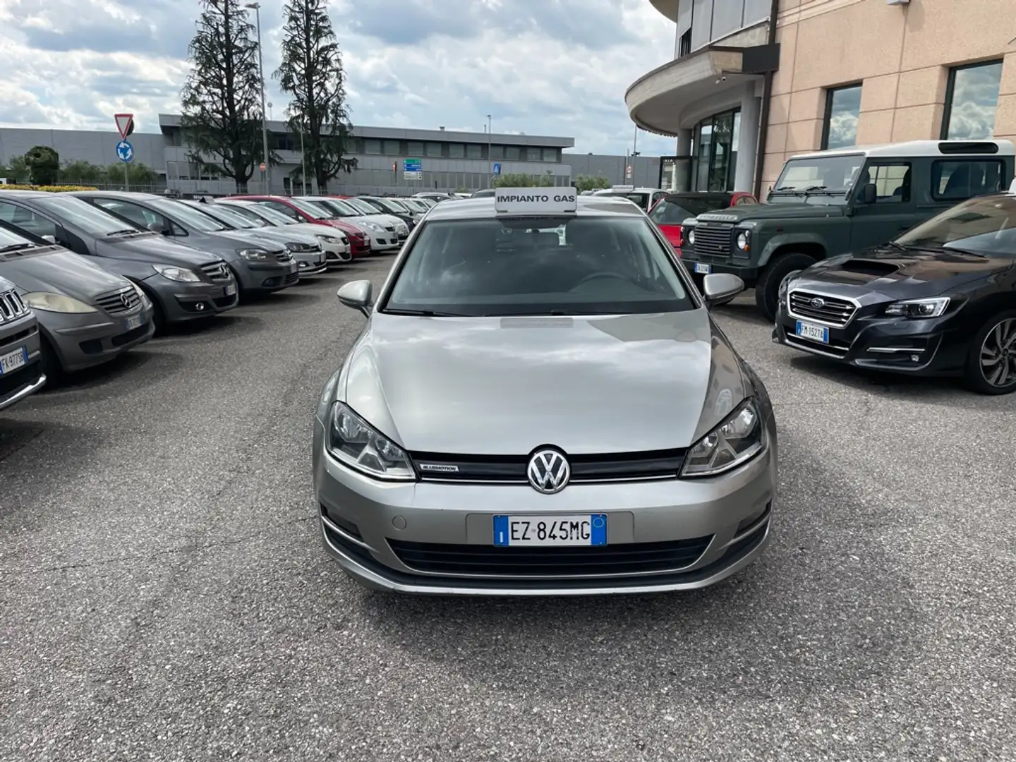 Volkswagen Golf 5p 1.4 tgi Trendline MANUALE METANO 1 PROP Grigio - 2