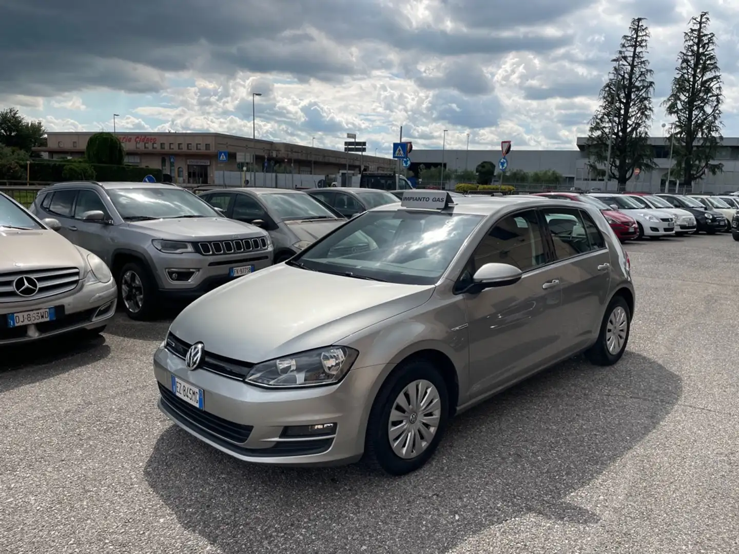 Volkswagen Golf 5p 1.4 tgi Trendline MANUALE METANO 1 PROP Grigio - 1