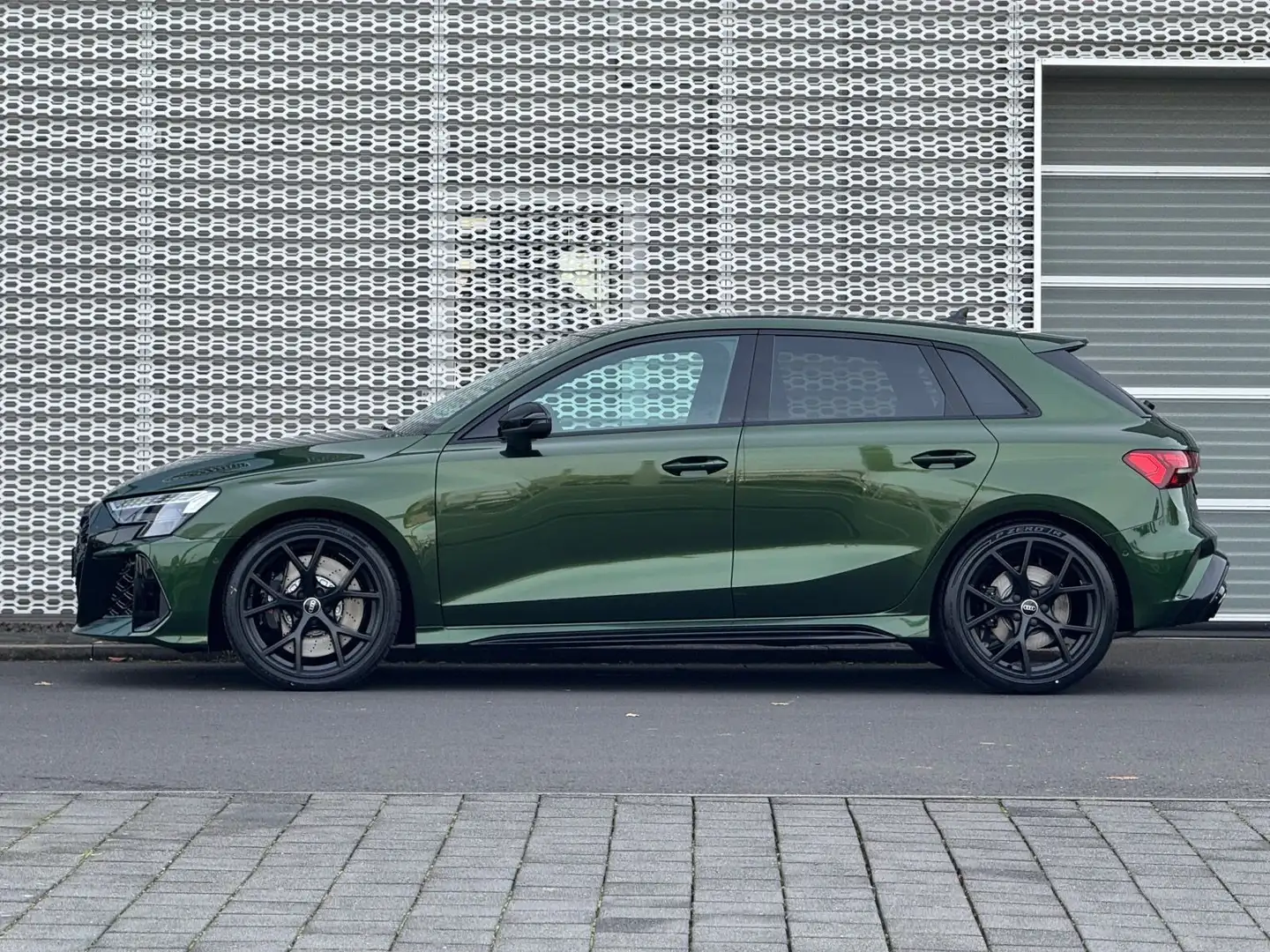 Audi RS3 MATRIX*NAVI*SCHALEN*PANO*280KMH*A Verde - 2