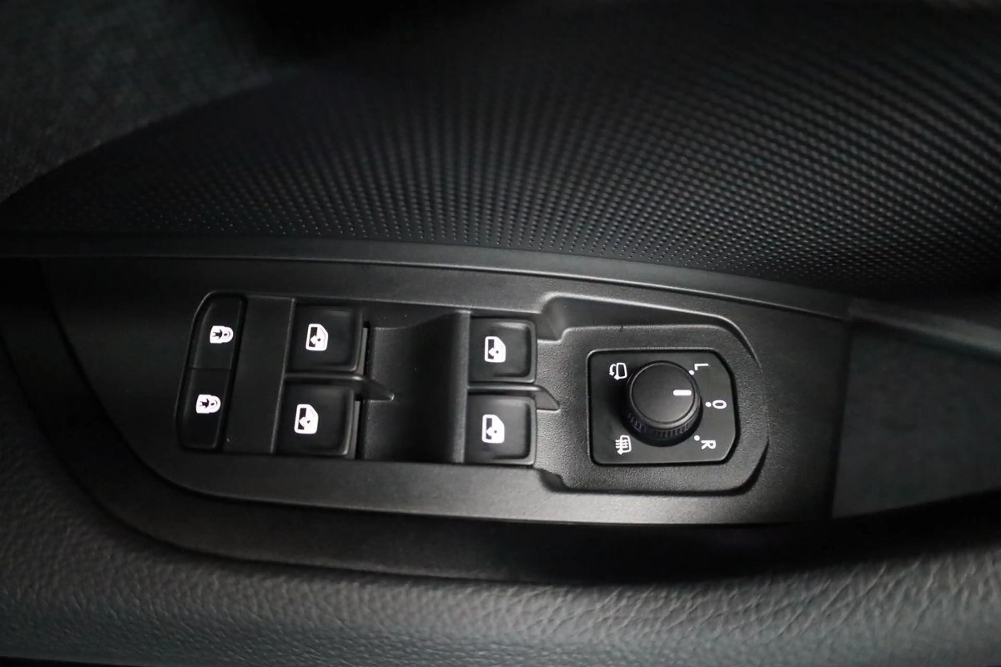 Skoda Kodiaq 1.5 TSI iV 150 kW Selection Selection, AHK, Nav... — photo 7
