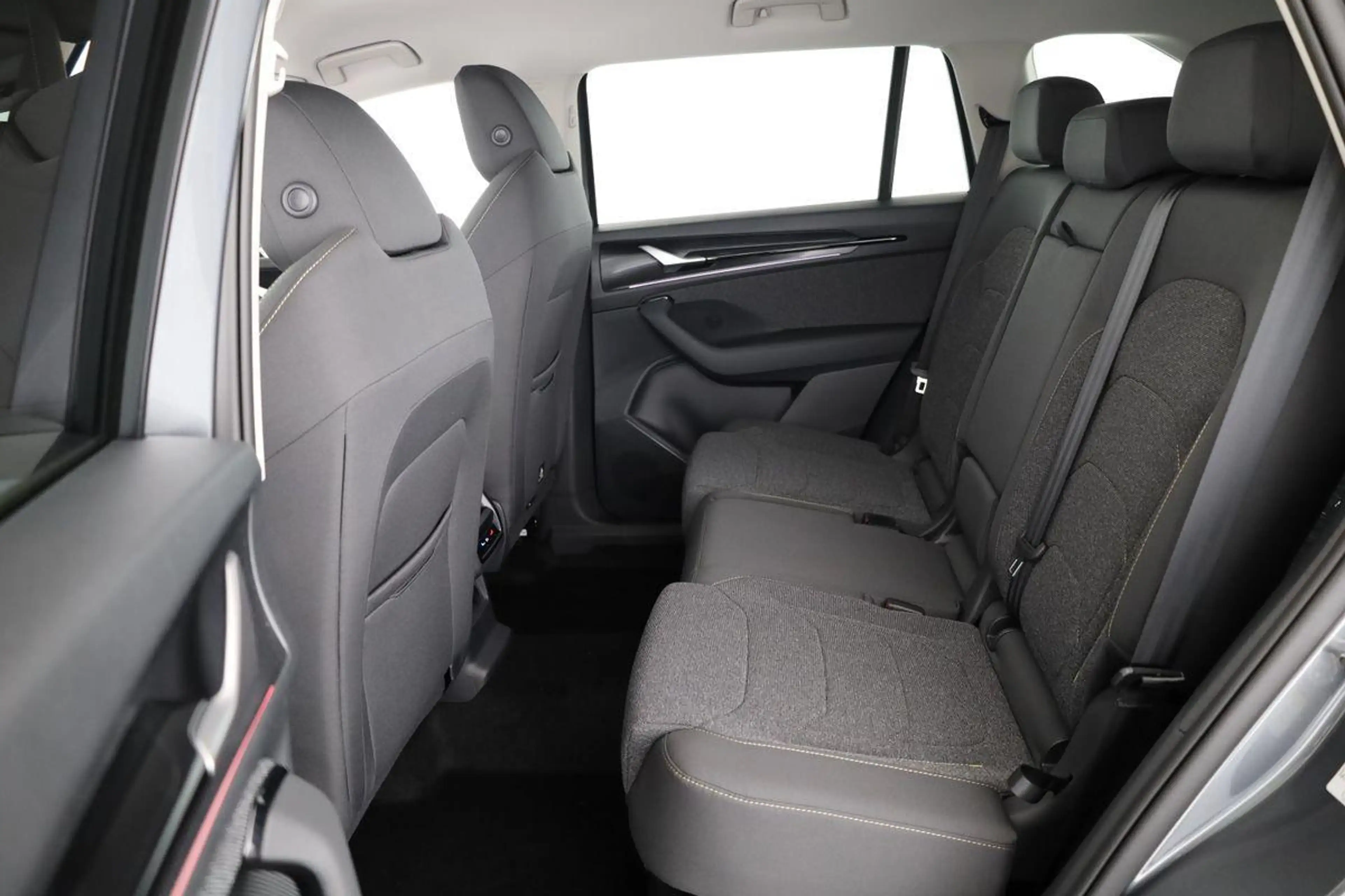 Skoda Kodiaq 1.5 TSI iV 150 kW Selection Selection, AHK, Nav... — photo 11