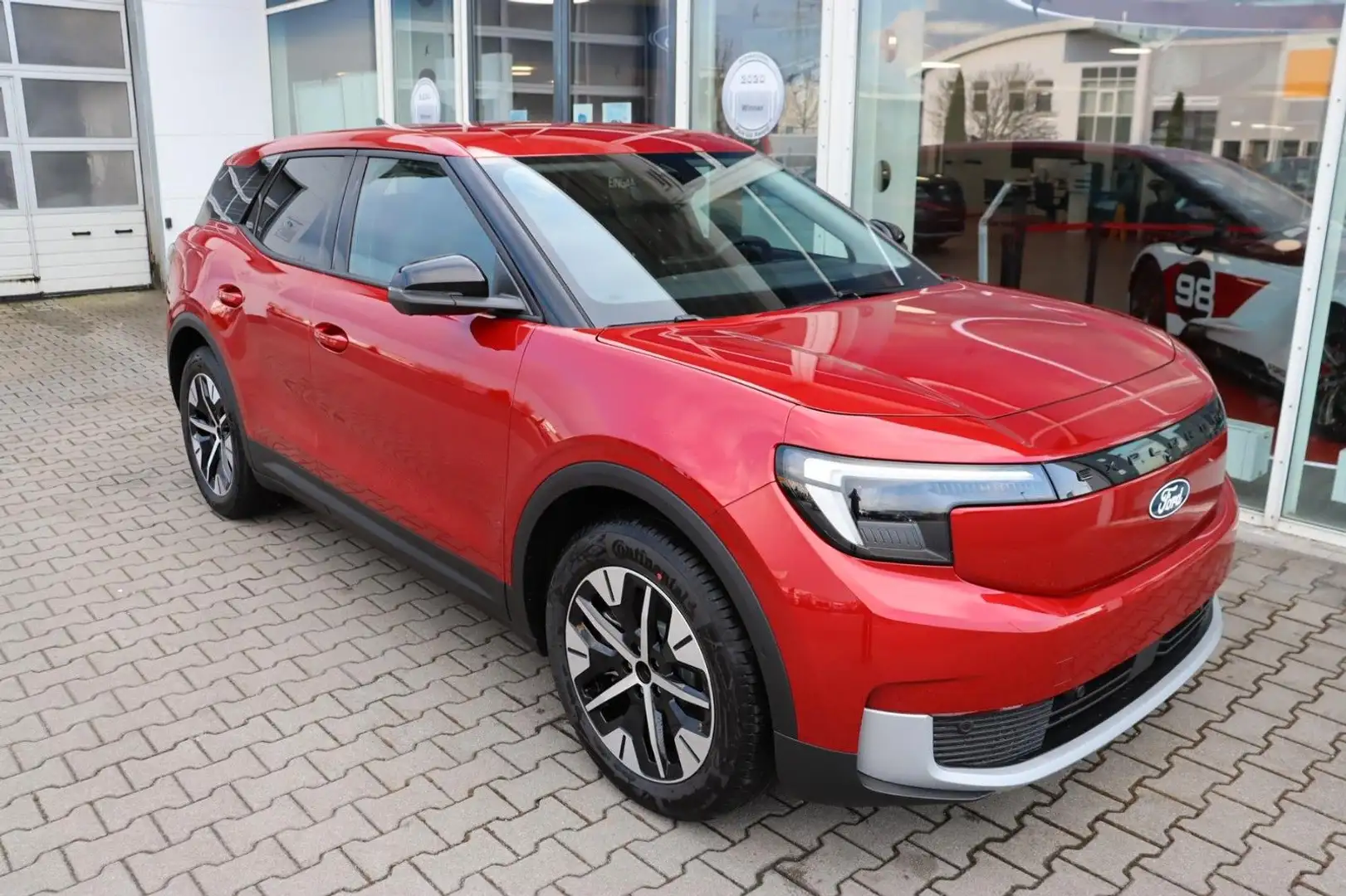 Ford Explorer 77 kWh RWD VOLLELEKTRISCH 360°0,99 FIN Rouge - 2
