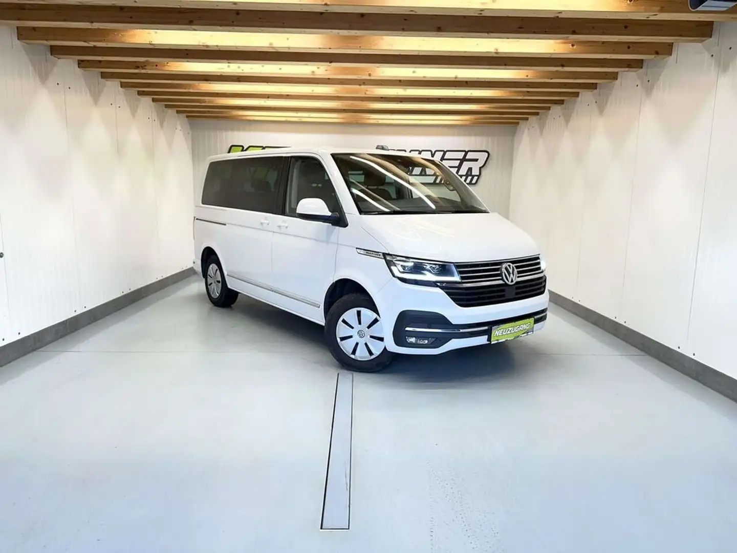 Volkswagen T6.1 Multivan 2,0 TDI DSG ''LED*AHK*R-KAM*ACC'' Weiß - 1