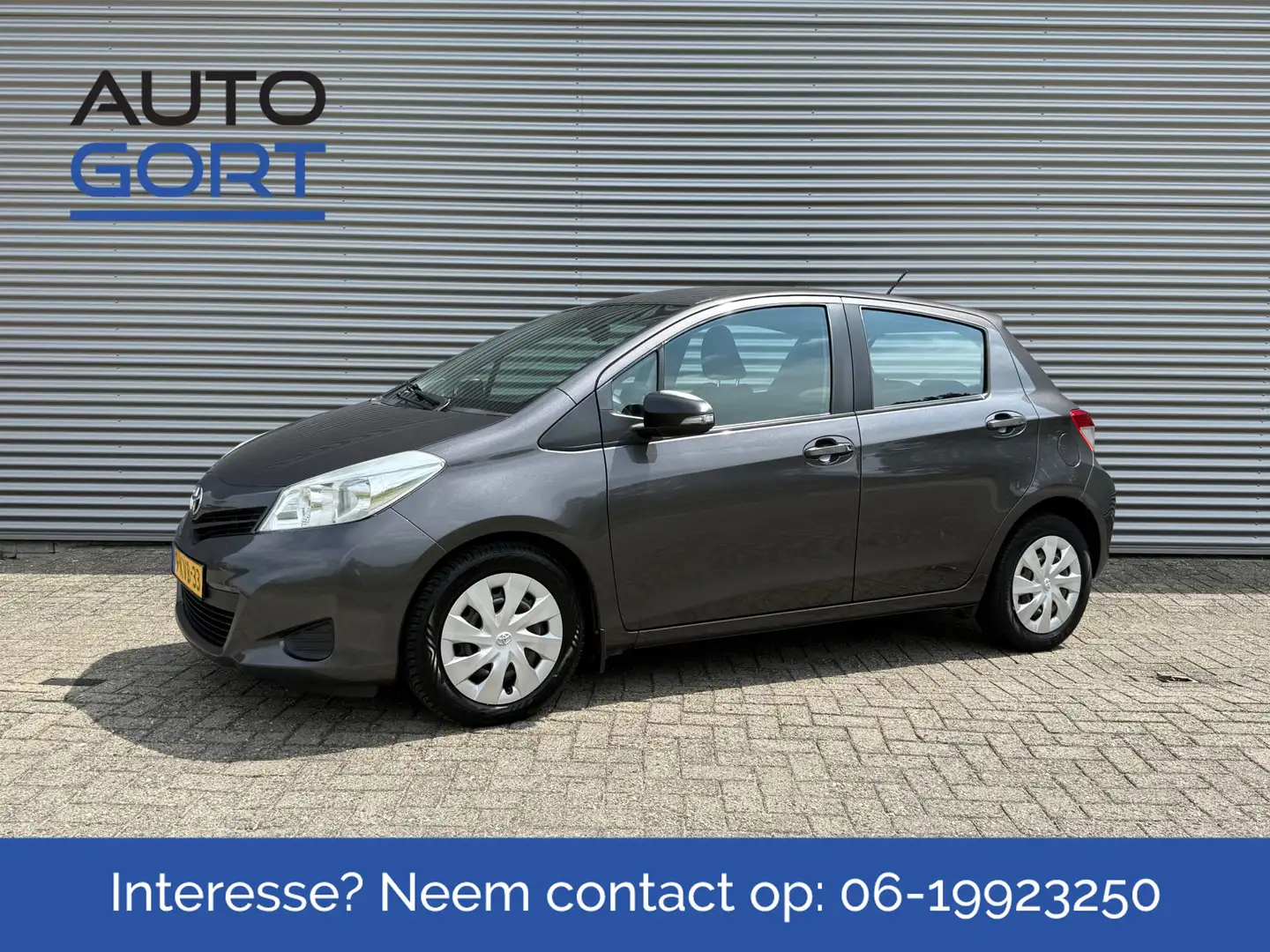 Toyota Yaris 1.0 VVT-i Comfort | Airco | 5 Deurs | APK 06-2026 Grijs - 1
