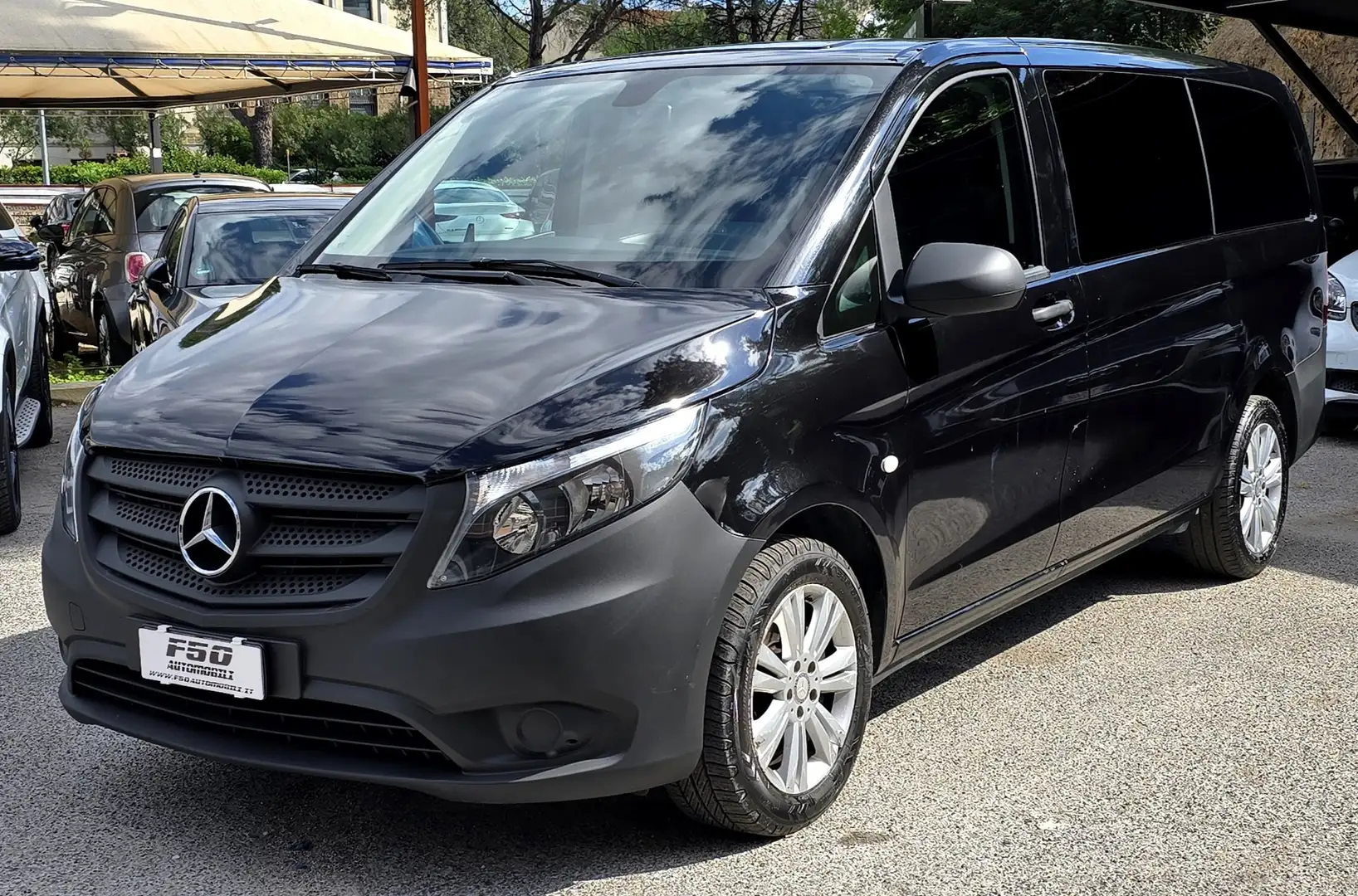 Mercedes-Benz Vito Tourer Long Automatico 9 Posti Noir - 1