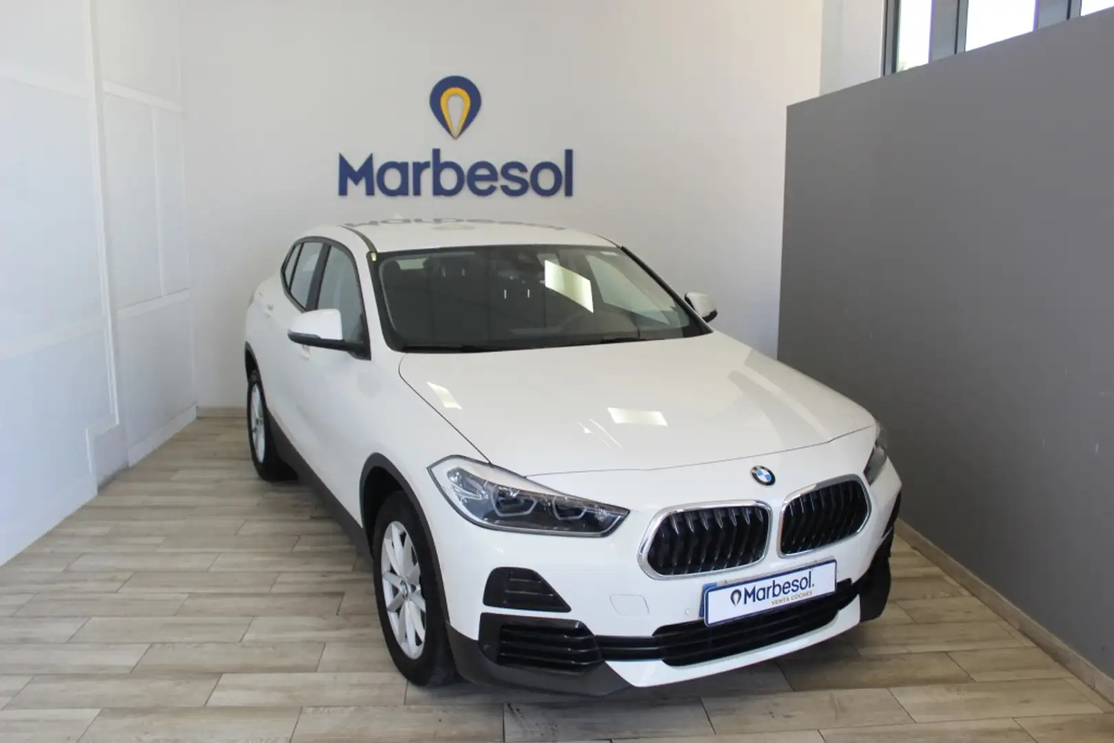BMW X2 sDrive 18iA Blanc - 1