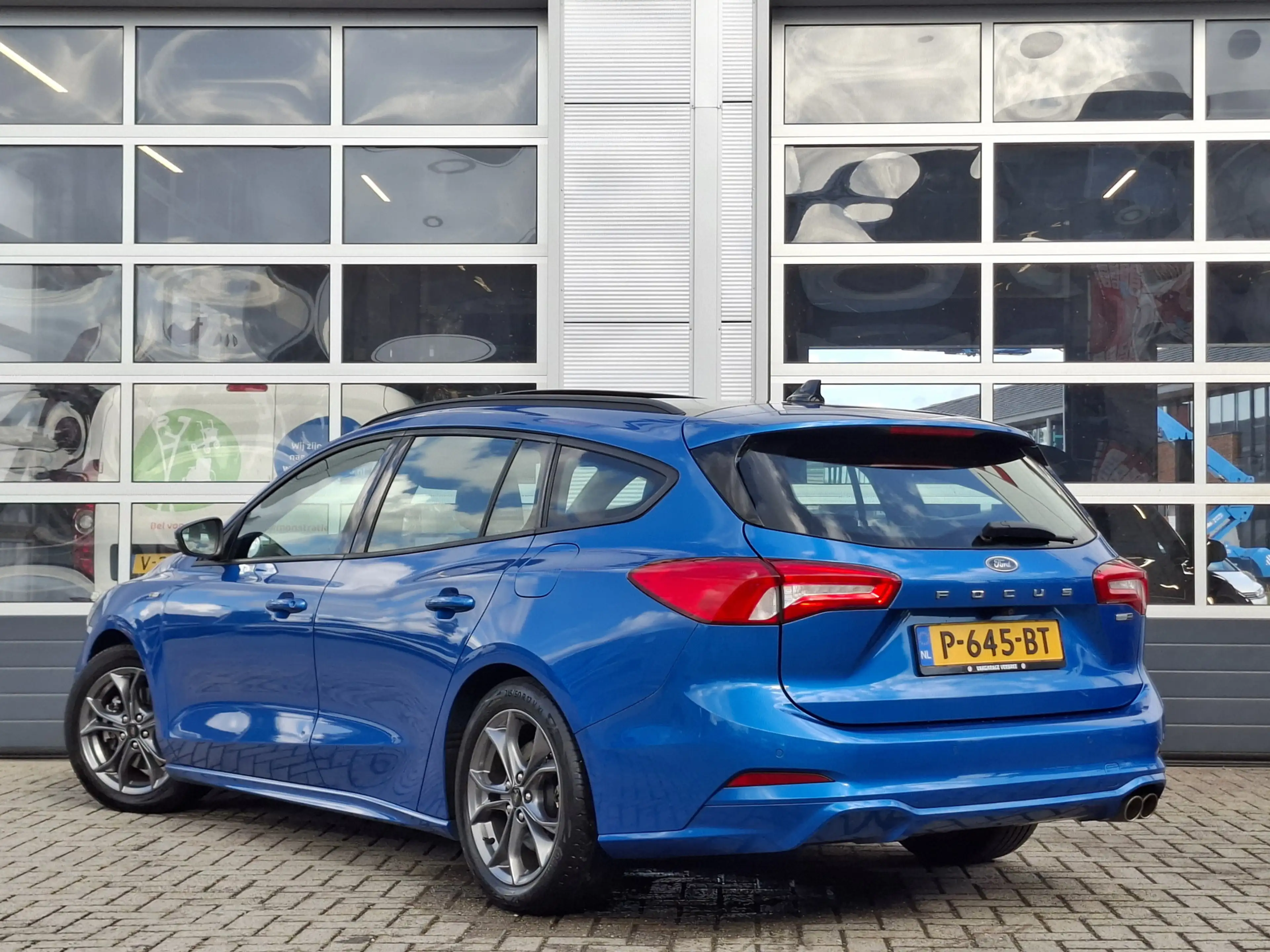 Ford Focus Wagon 1.0 EcoBoost MHEV ST-Line business | Navigat — photo 24