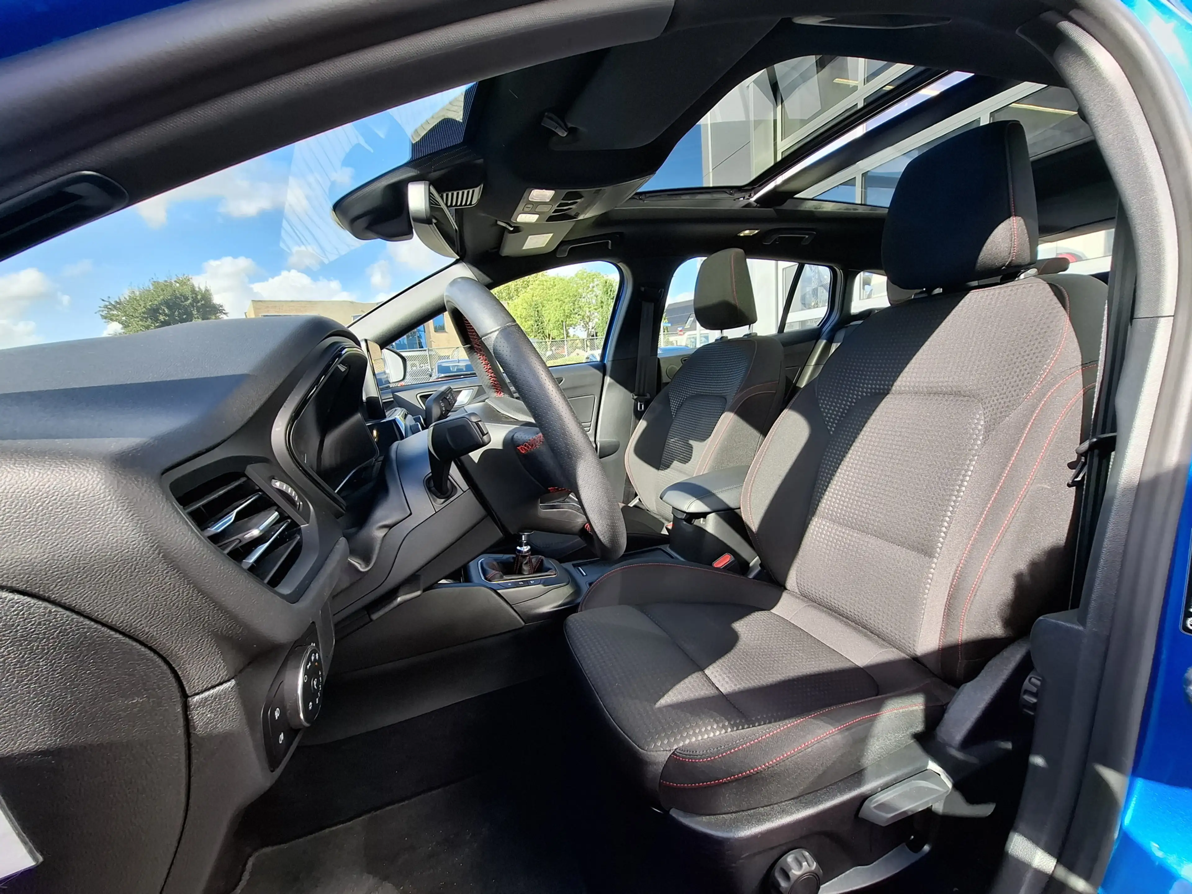Ford Focus Wagon 1.0 EcoBoost MHEV ST-Line business | Navigat — photo 14