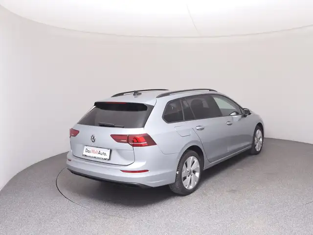 Volkswagen Golf view 4