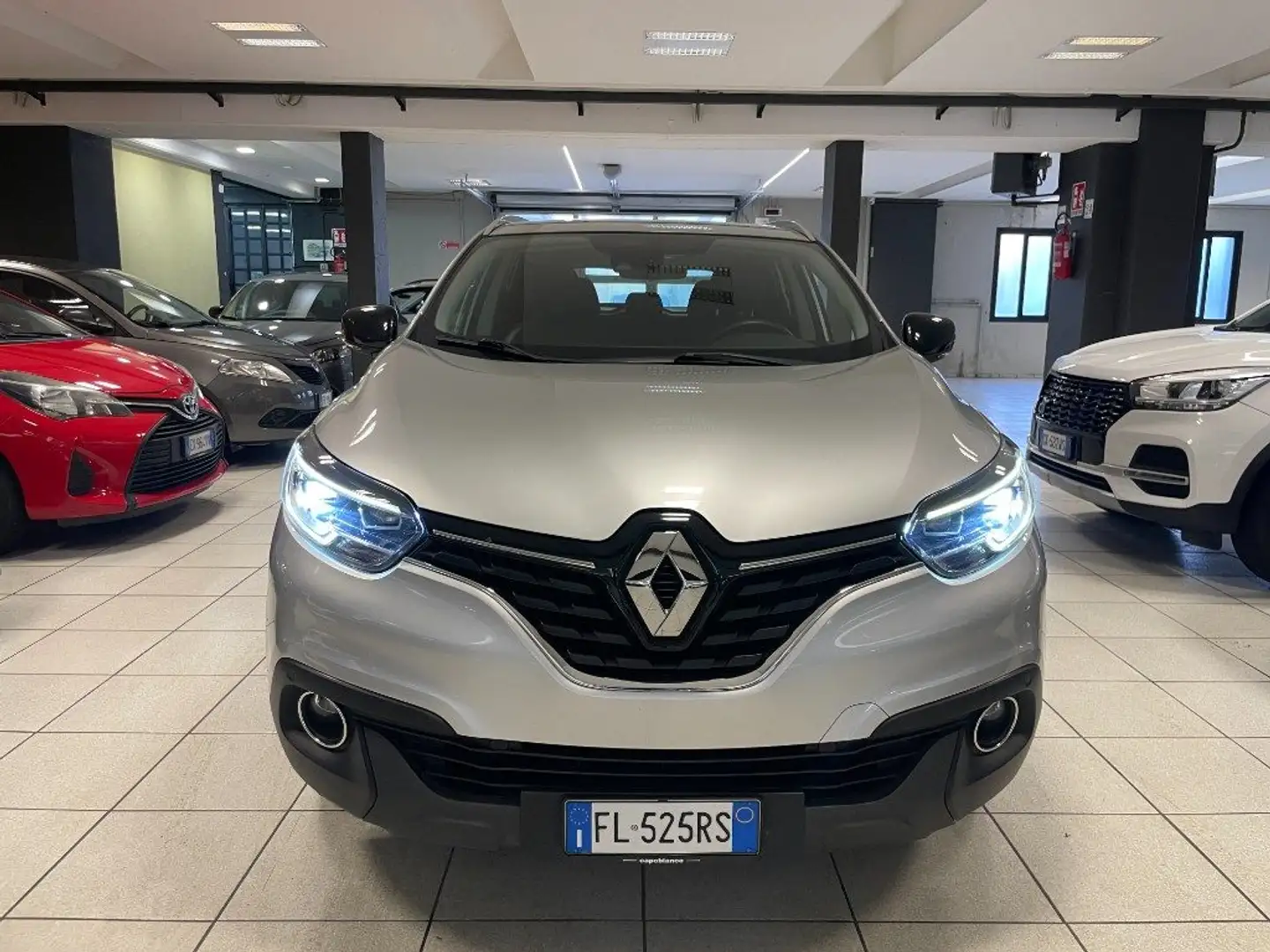 Renault Kadjar dCi 8V 110CV Energy Hypnotic--UNICO PROPRIETARIO Silber - 2