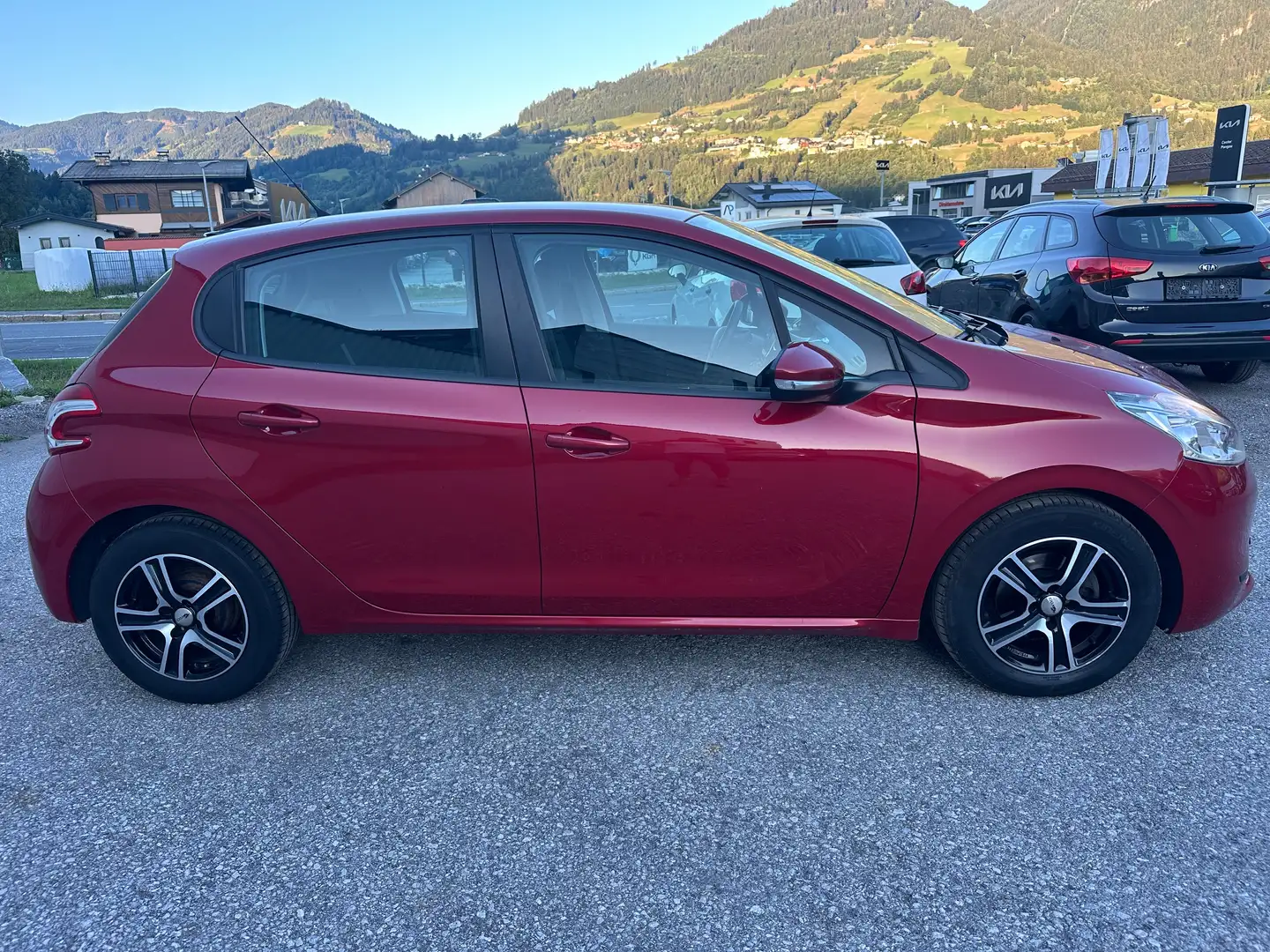 Peugeot 208 1,2 Benzin Pickerl 7/2027 - 2