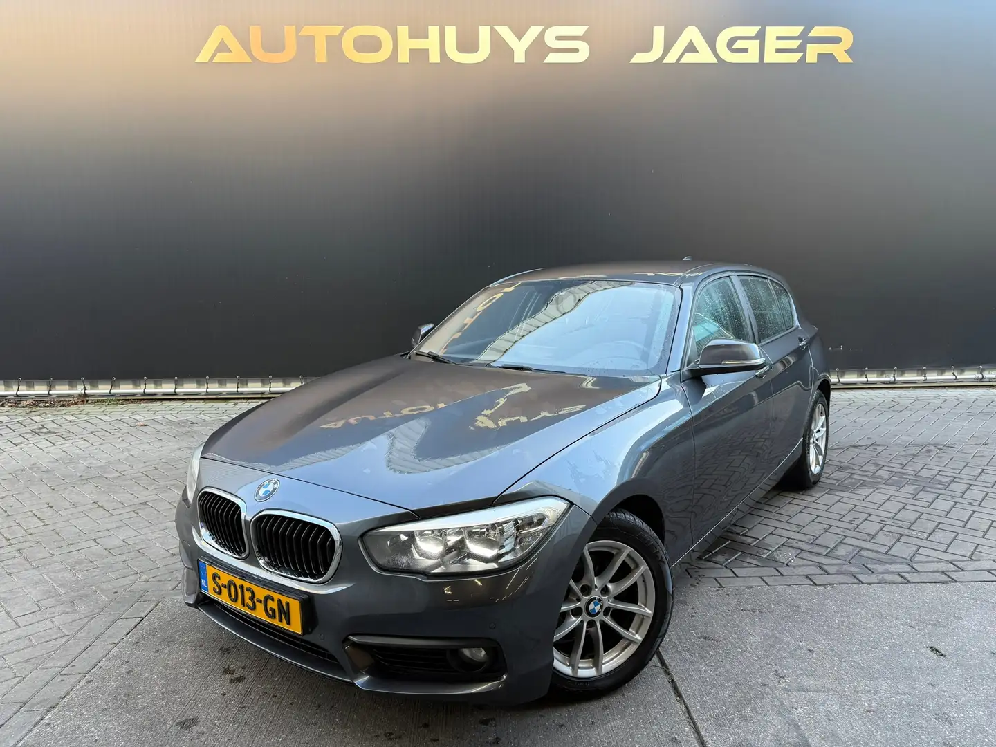 BMW 116 1-serie 116i Corporate Lease High Executive Grijs - 1