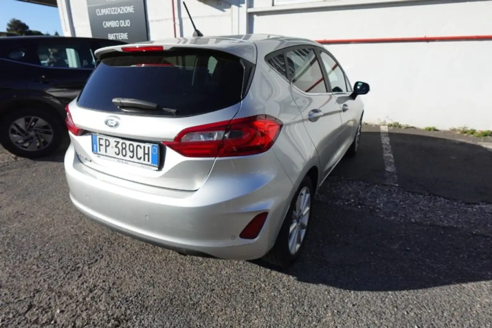 Ford Fiesta 1.5 TDCi 5 porte Titanium Grigio - 2