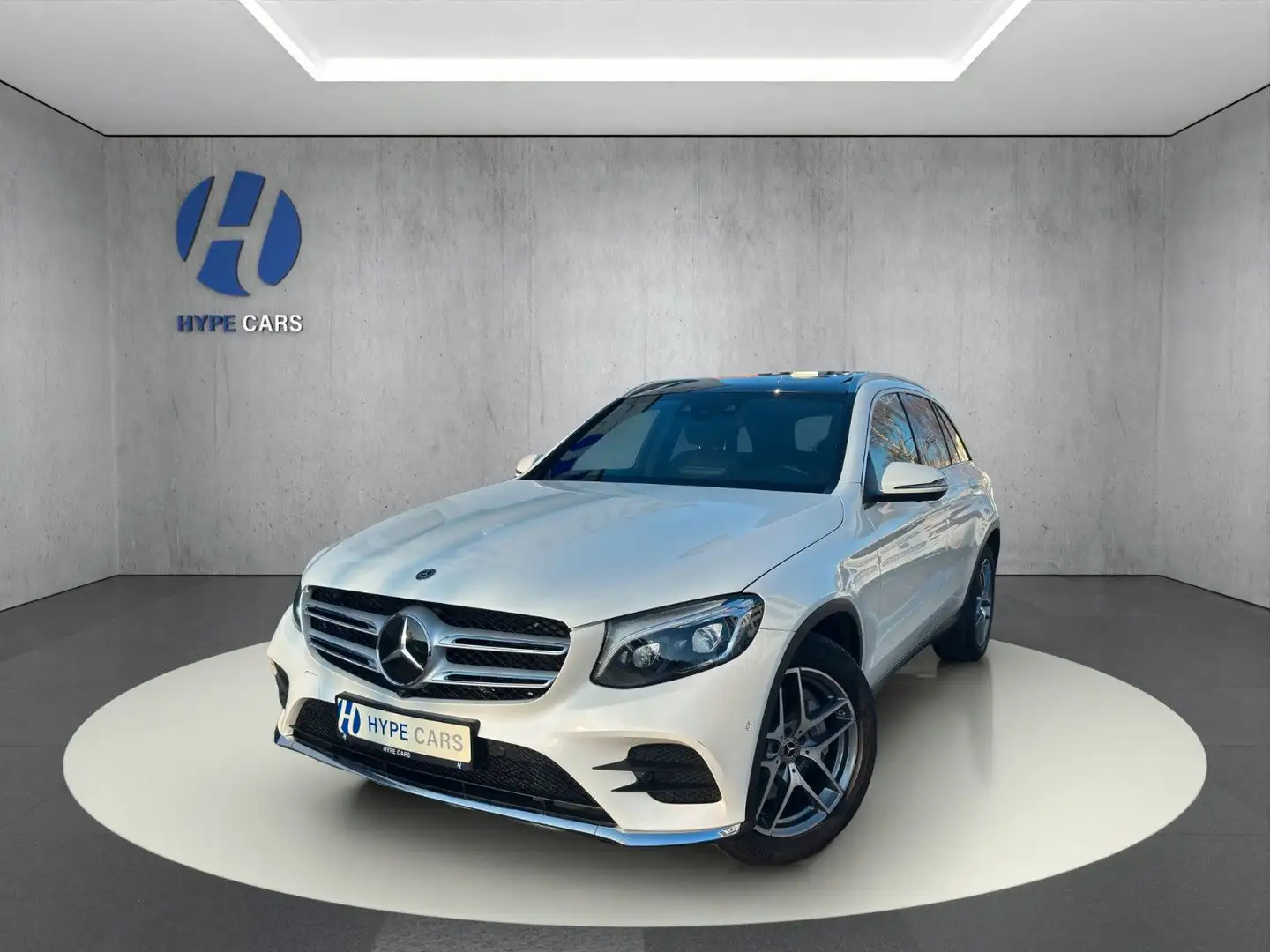 Mercedes-Benz GLC 300 4MATIC AMG Line Pano 360° DTR LED AHK Weiß - 1