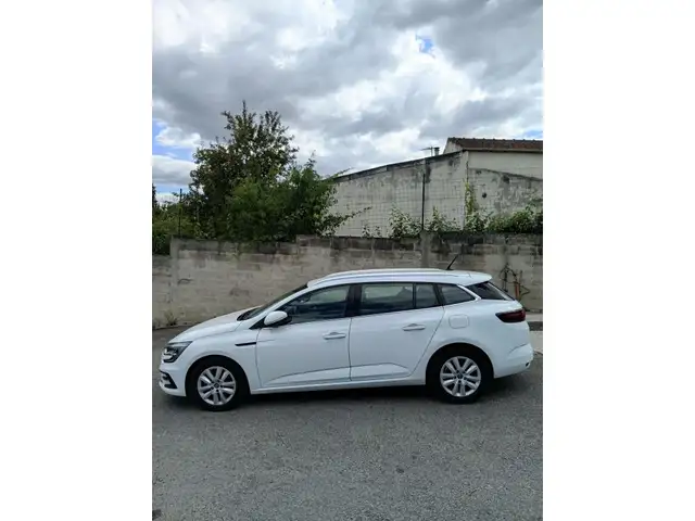 Renault Megane view 5