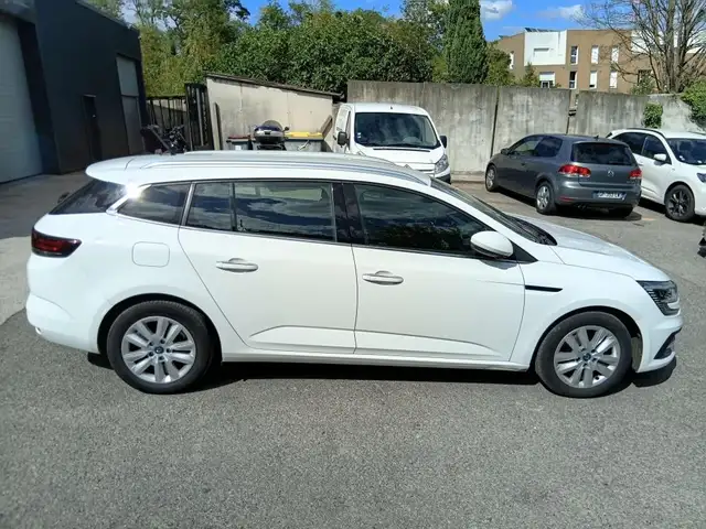 Renault Megane view 11