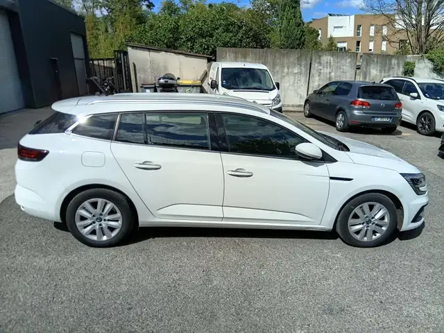 Renault Megane view 10