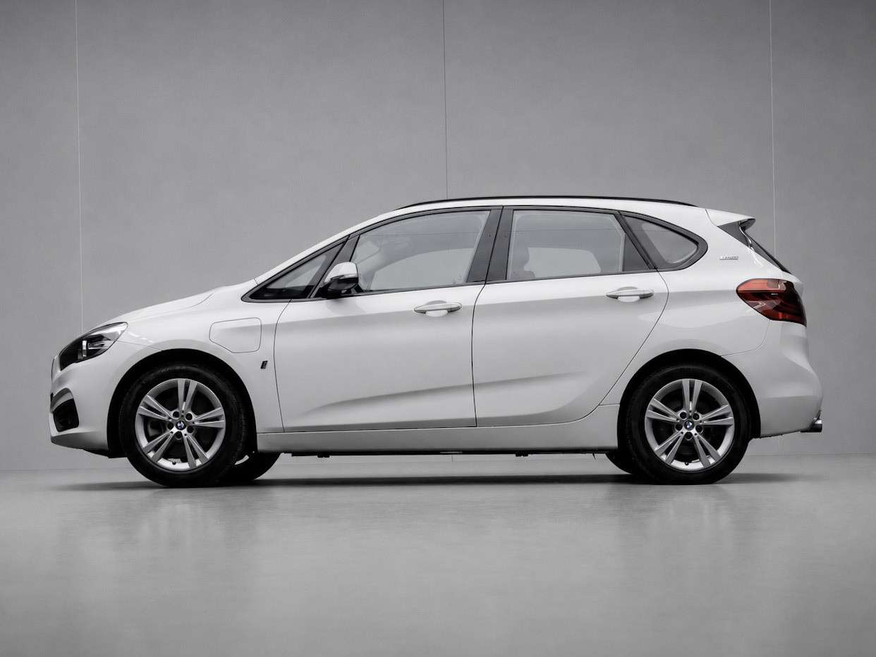 BMW 225