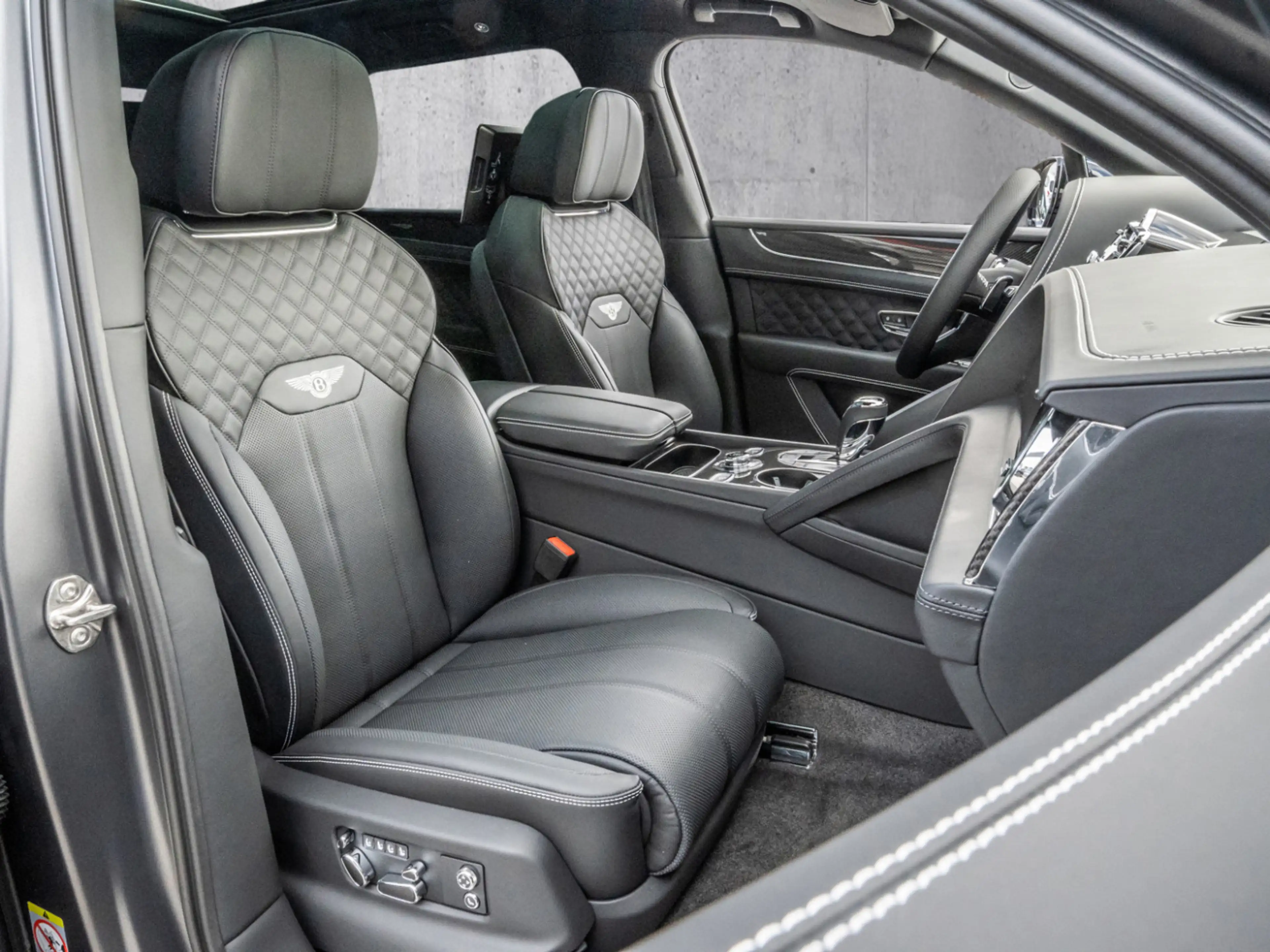 Bentley Bentayga S V8 Anthracite Satin, 4 + 1 Seat Confi — photo 6