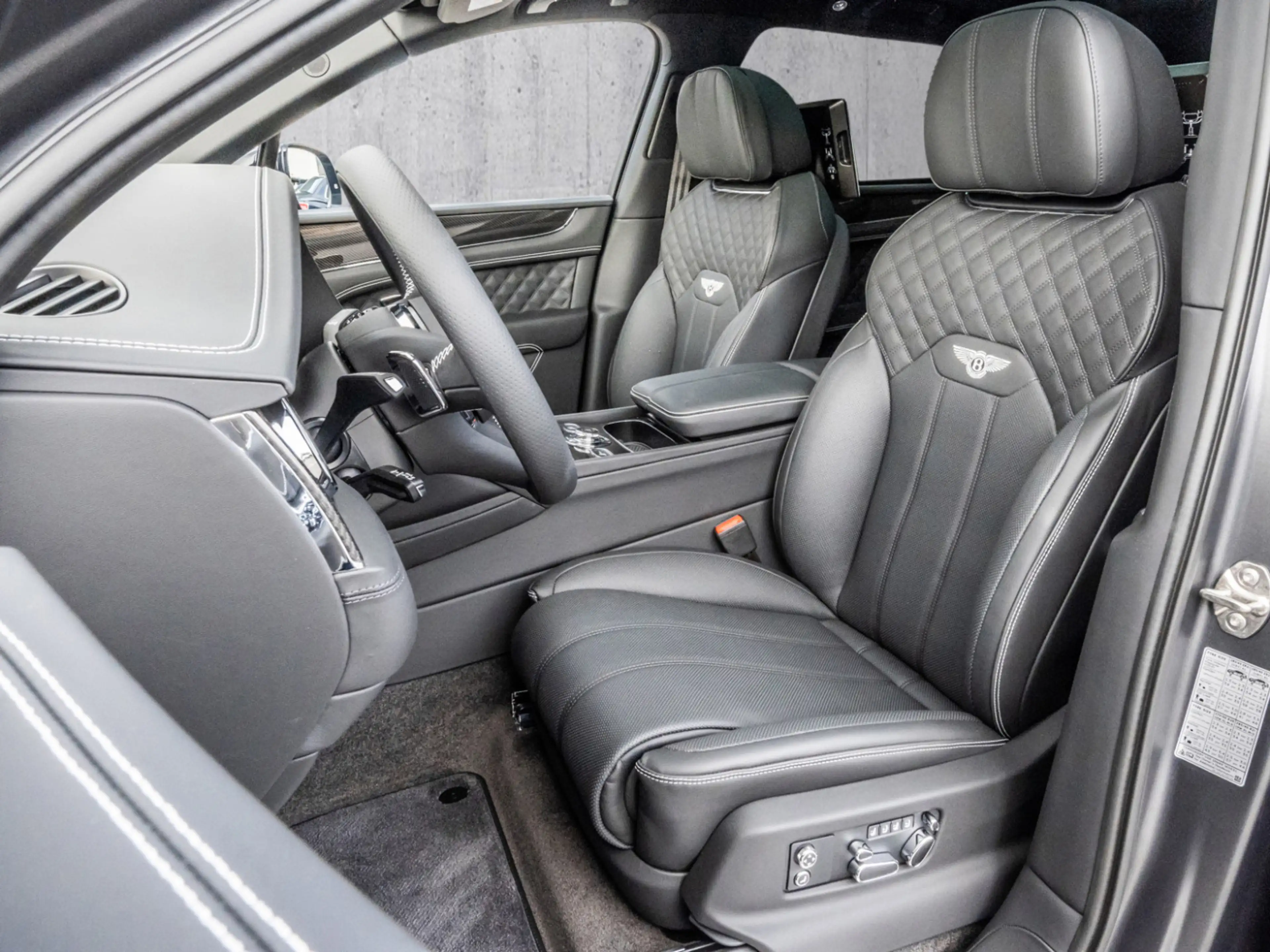 Bentley Bentayga S V8 Anthracite Satin, 4 + 1 Seat Confi — photo 8