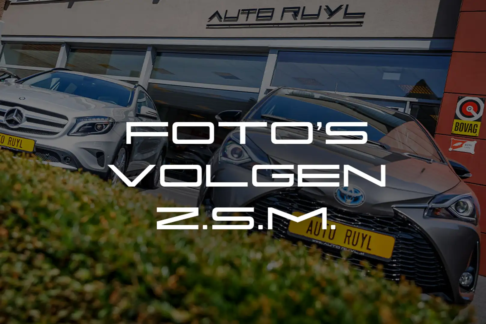 Toyota Corolla Cross Hybrid 200 Style / Team-D Khaki Groen - 1