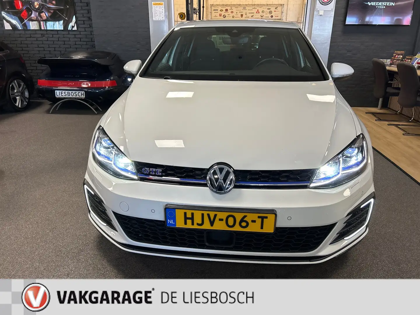 Volkswagen Golf 1.4 TSI PHEV / adaptive cruise-control / Navigatie Wit - 2