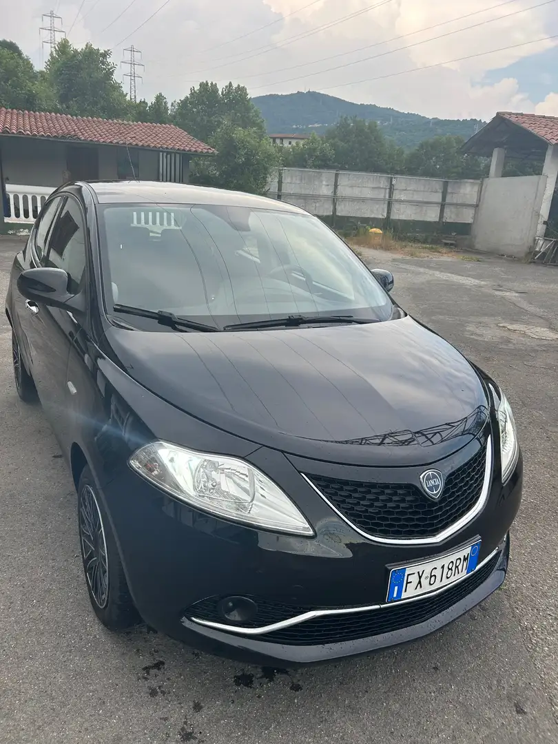 Lancia Ypsilon Ypsilon III 2015 1.2 Gold ecochic Gpl 69cv my19 Nero - 2