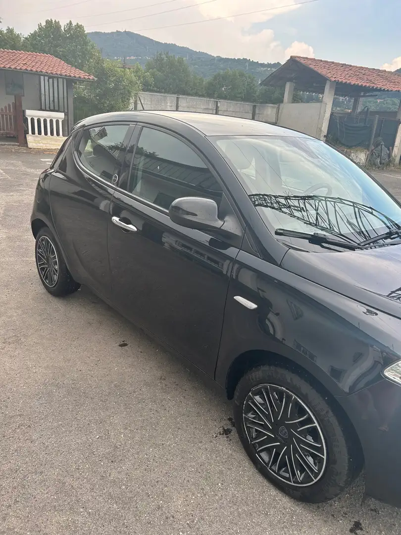 Lancia Ypsilon Ypsilon III 2015 1.2 Gold ecochic Gpl 69cv my19 Nero - 1