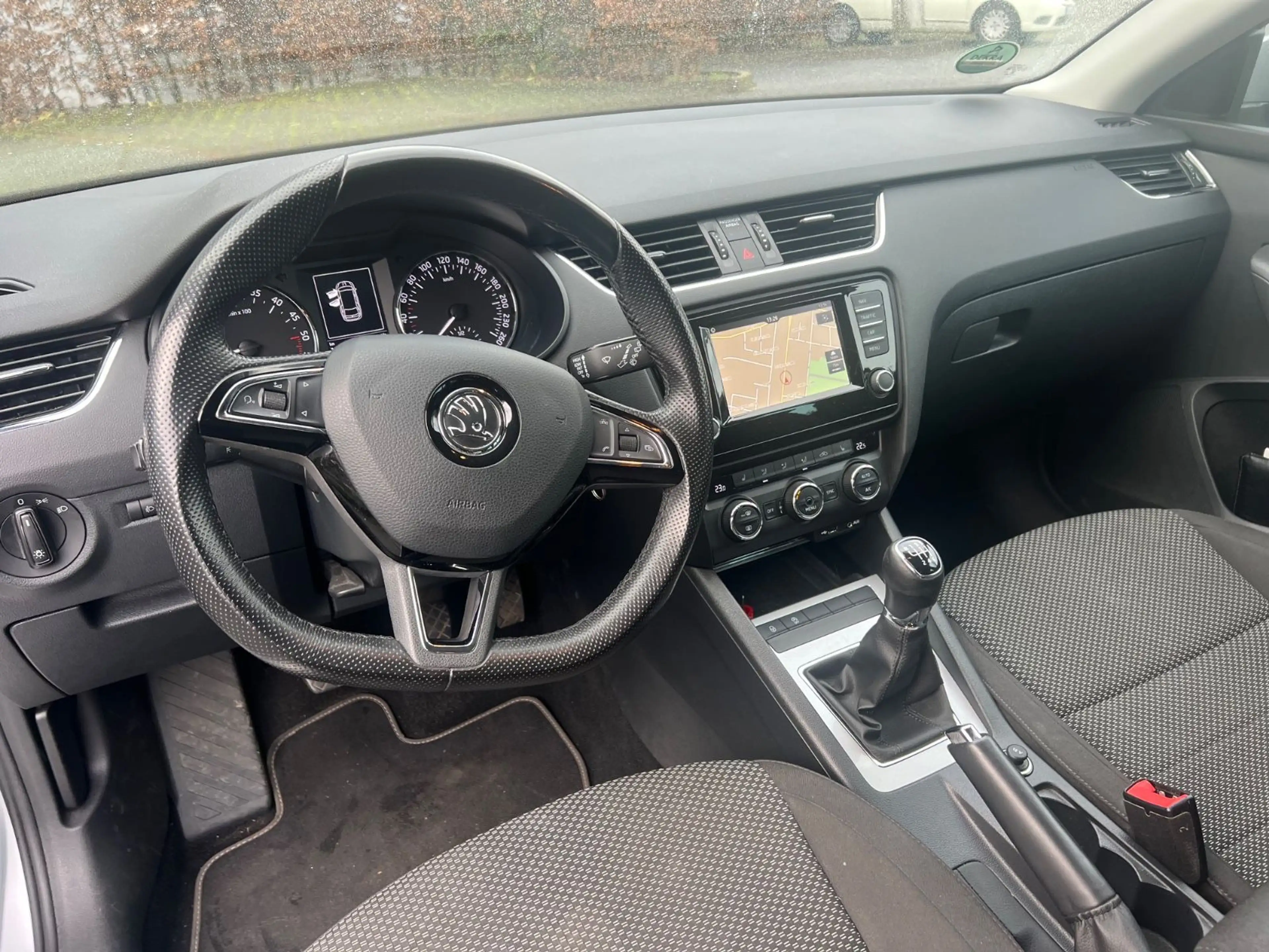 Skoda Octavia Combi Greenline — photo 9