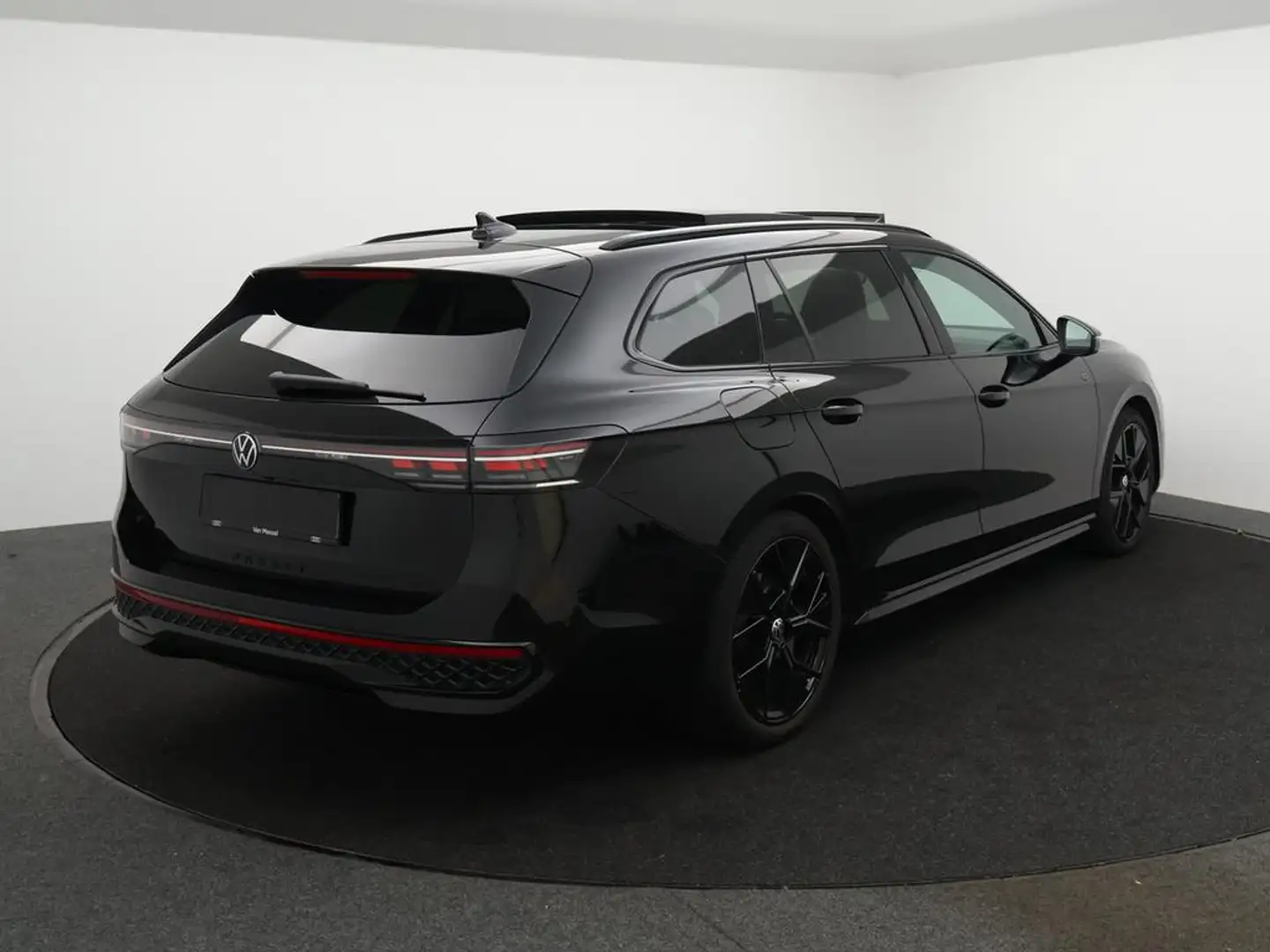 Volkswagen Passat Variant Passat R-Line 1.5TSI 150PK *AUTOMAAT*PANO*RLINE*SPORTSEATS*MASSAGEZETEL*ZETELVERWARMING+KOELING*360°CAMERA*HARMAN KARDON* - 2