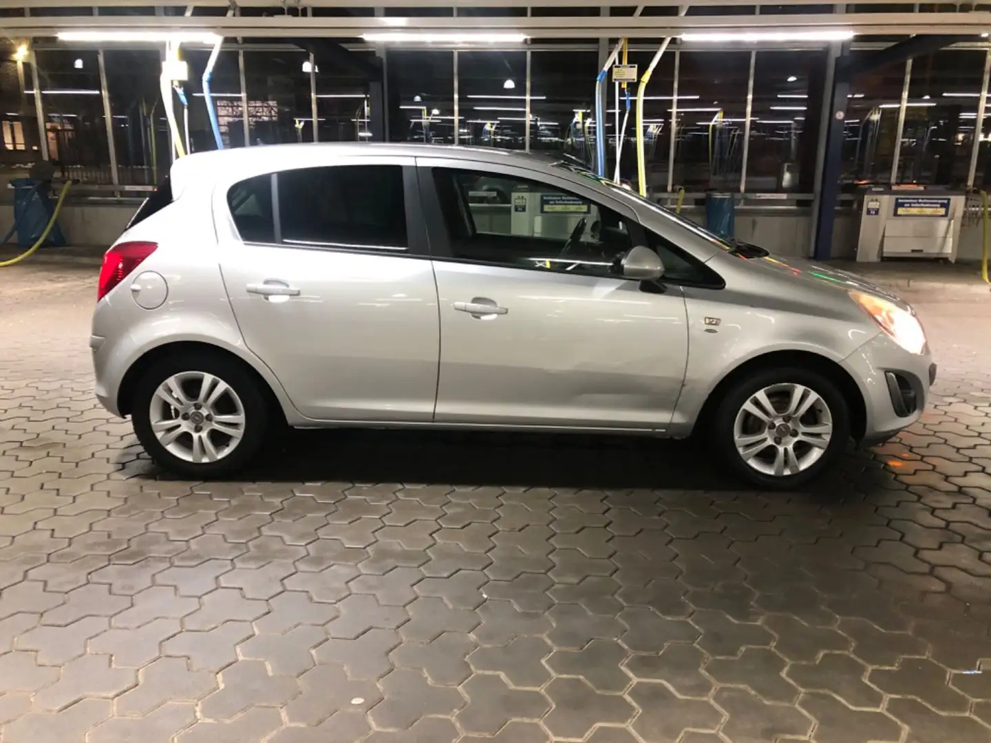 Opel Corsa D Satellite 1.2 4Zylinder 70 PS 2. Hand Argento - 2