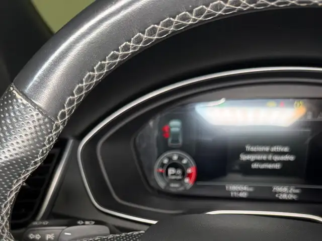 Audi Q5 view 15