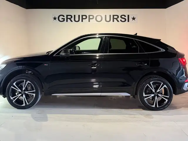 Audi Q5 view 8