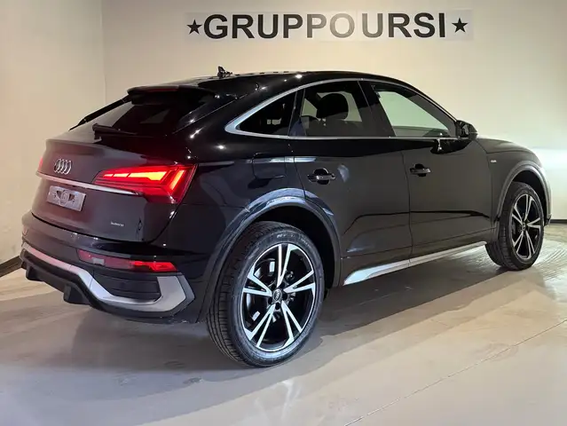 Audi Q5 view 3