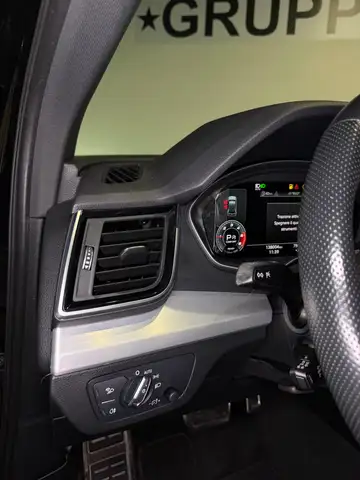 Audi Q5 view 13