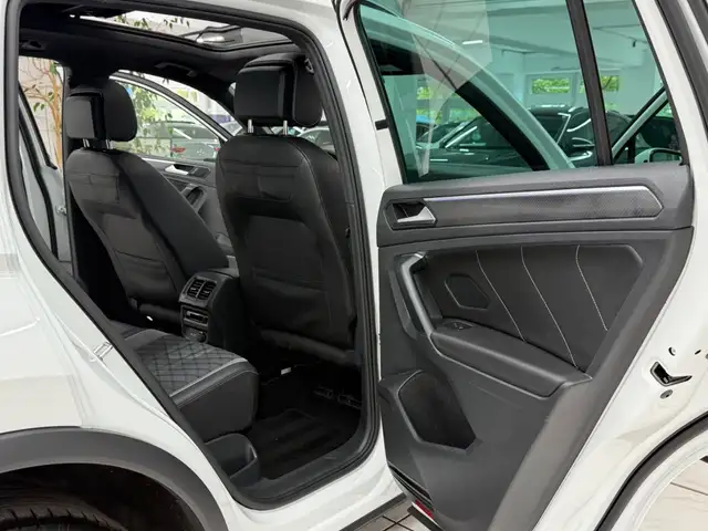 Volkswagen Tiguan view 9