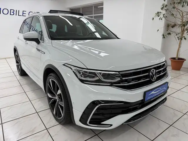 Volkswagen Tiguan view 4