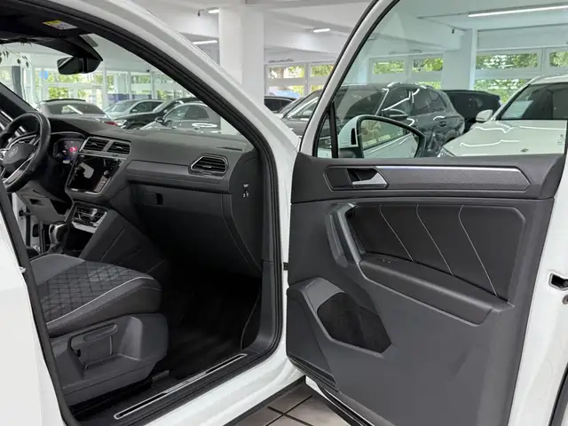 Volkswagen Tiguan view 8