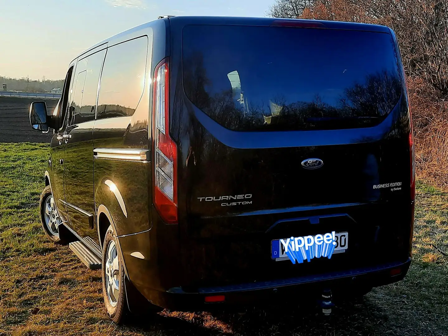 Ford Tourneo Custom Tourneo Custom 310 L1H1 VA Autm. Titanium Schwarz - 2