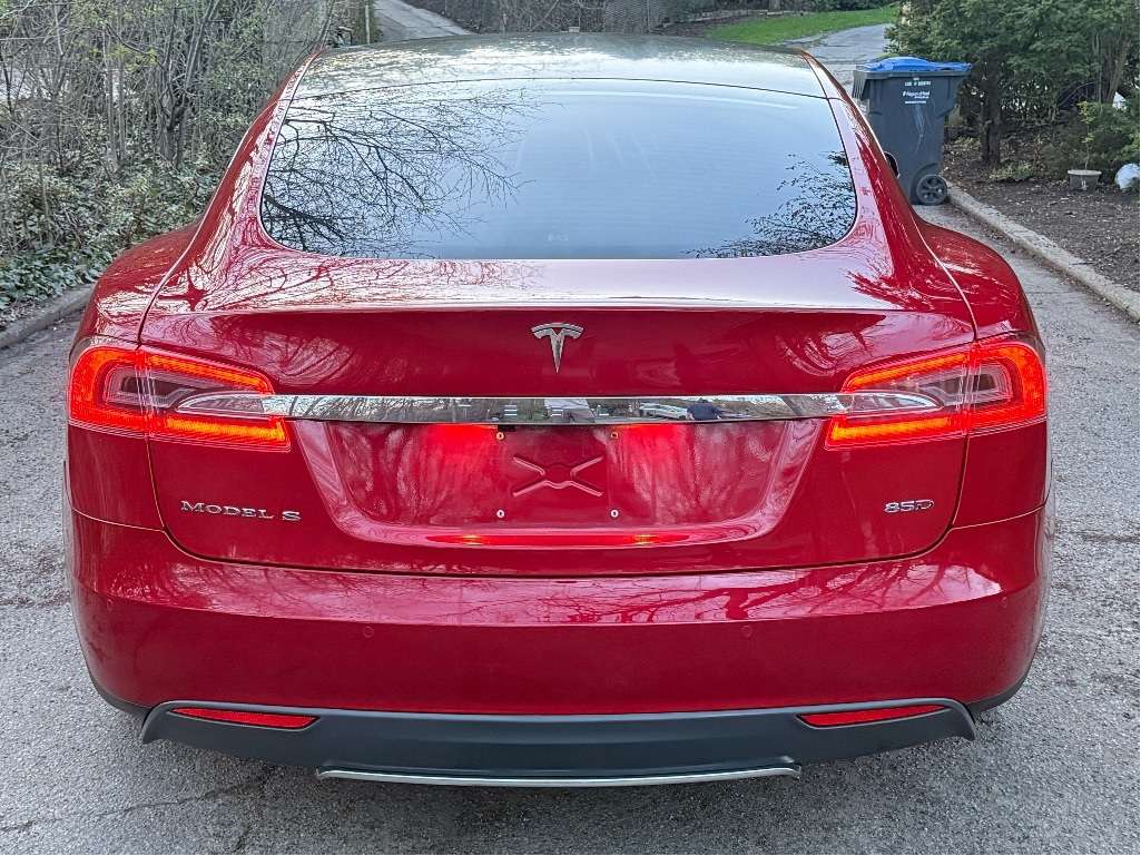 2015 Tesla Model S 85D alt 5