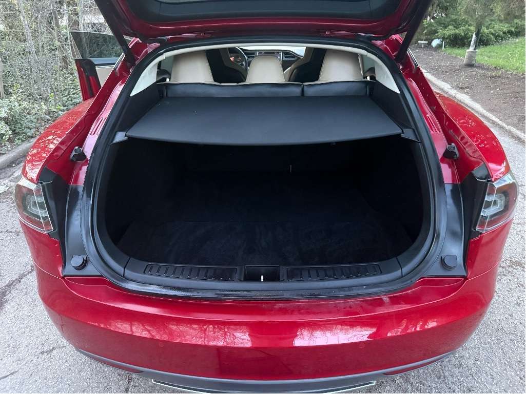 2015 Tesla Model S 85D thumb 13