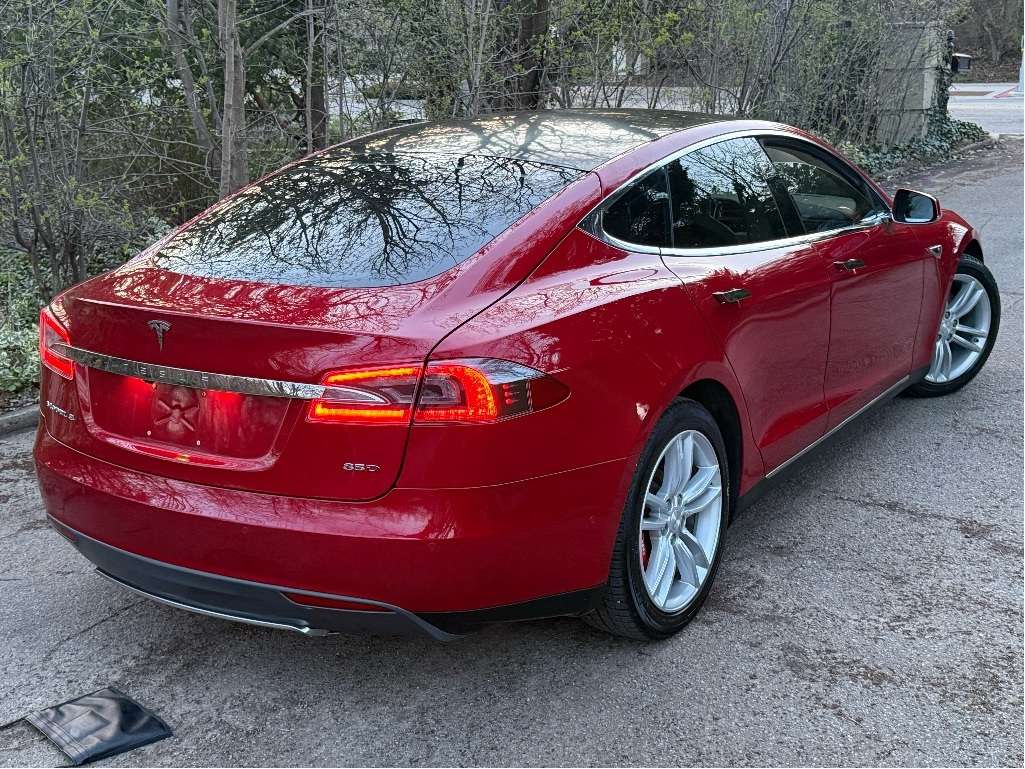2015 Tesla Model S 85D alt 3