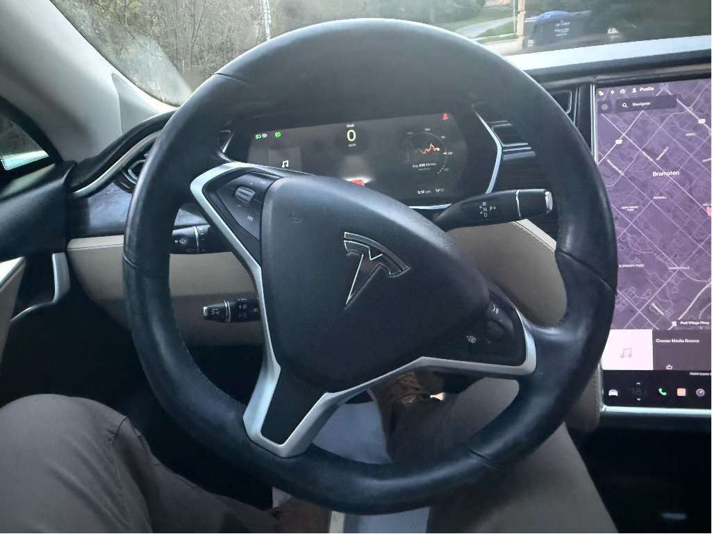 2015 Tesla Model S 85D thumb 11