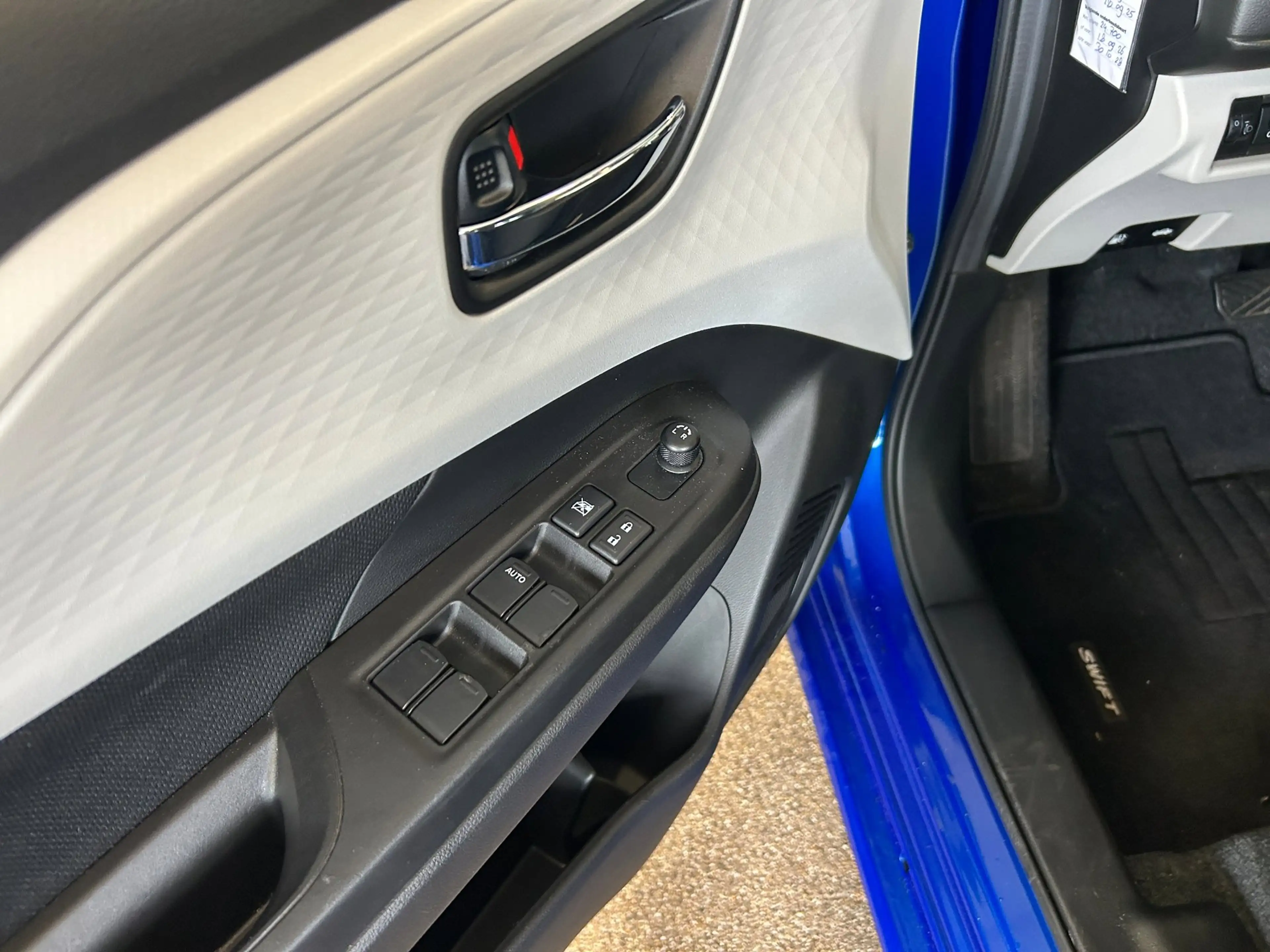 Suzuki Swift 1.2 Select Smart Hybrid Automaat | Carplay| 10 jaa — photo 11