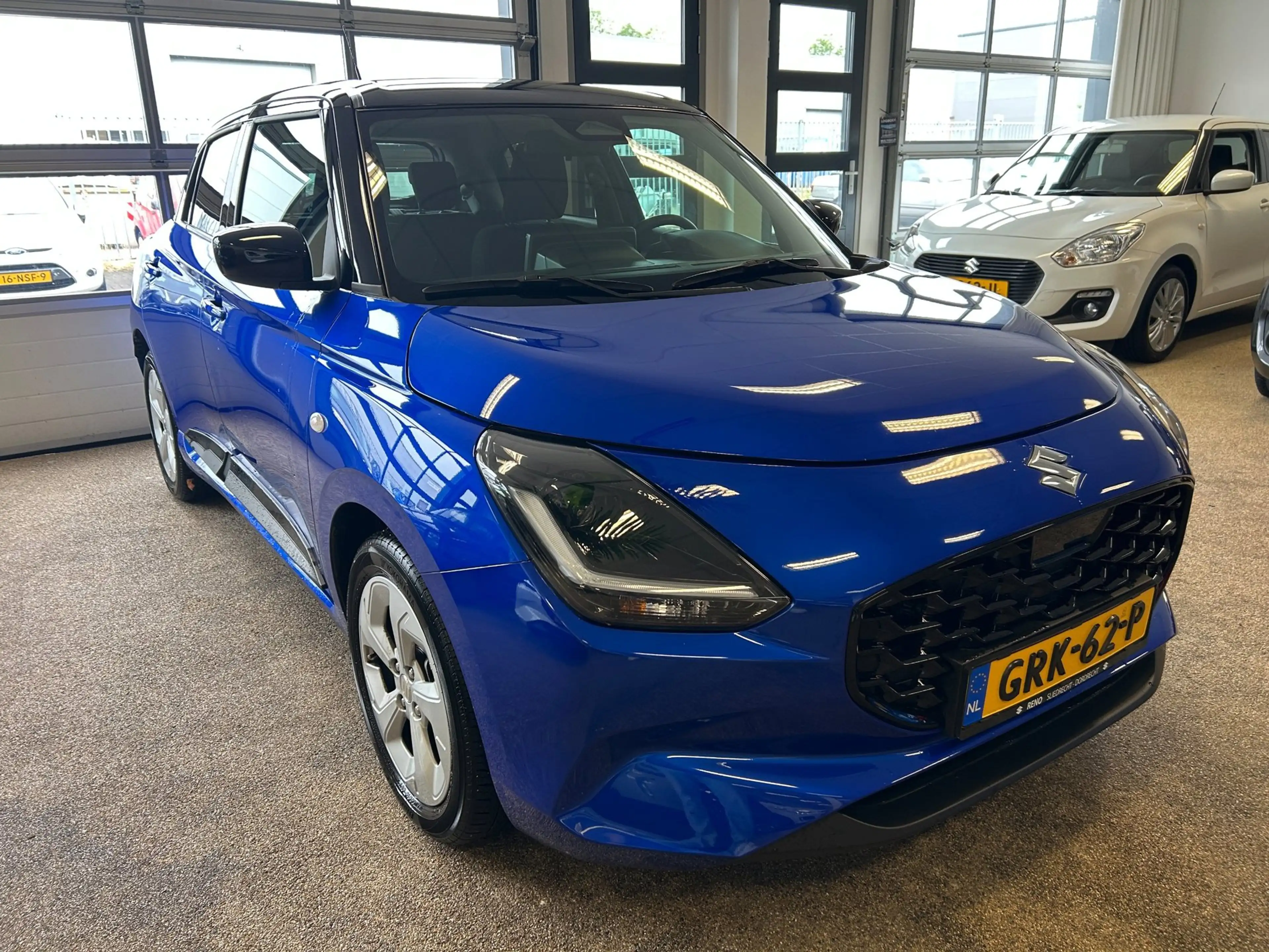 Suzuki Swift 1.2 Select Smart Hybrid Automaat | Carplay| 10 jaa — photo 3