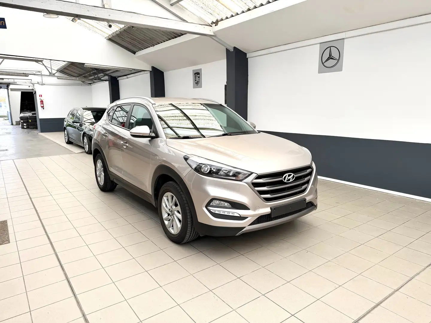 Hyundai TUCSON 1.6 GDi 2WD Premium ISG "54.000Km" Carnet Hyundai Or - 2