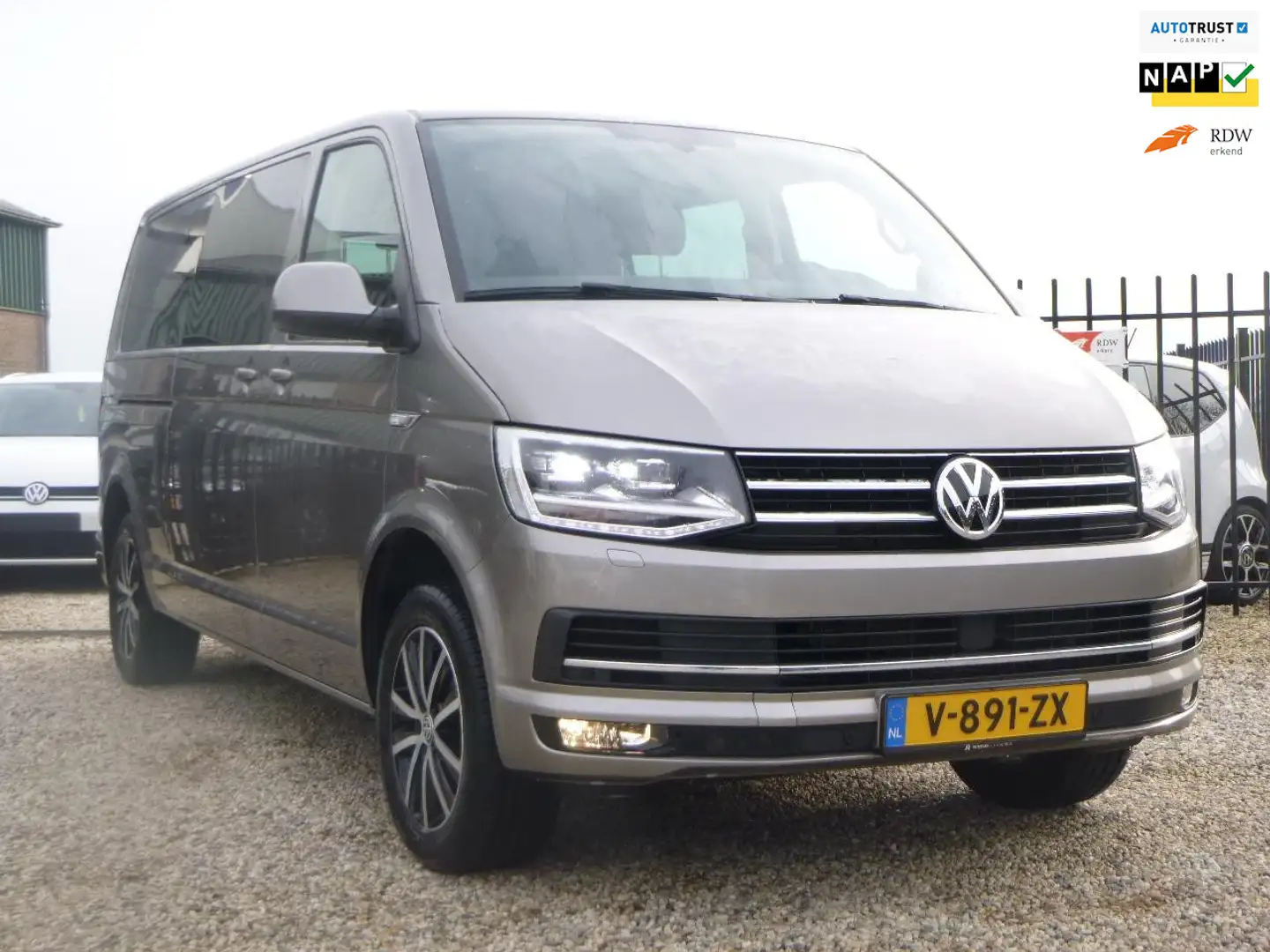 Volkswagen Transporter 2.0 TDI L2H1 30 DC HIGHLINE NIEUWSTAAT - 1