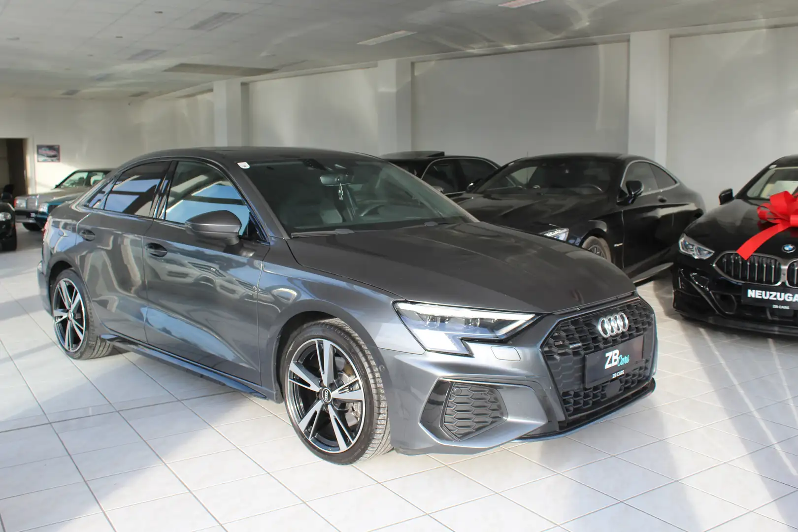 Audi A3 40 TDI quattro S line S-tronic // Sonderfarbe // Gris - 1