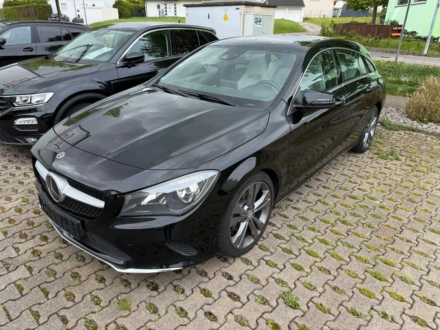 Mercedes-Benz CLA 220 d Shooting Brake COMAND ACC PANO SPORTS Zwart - 1