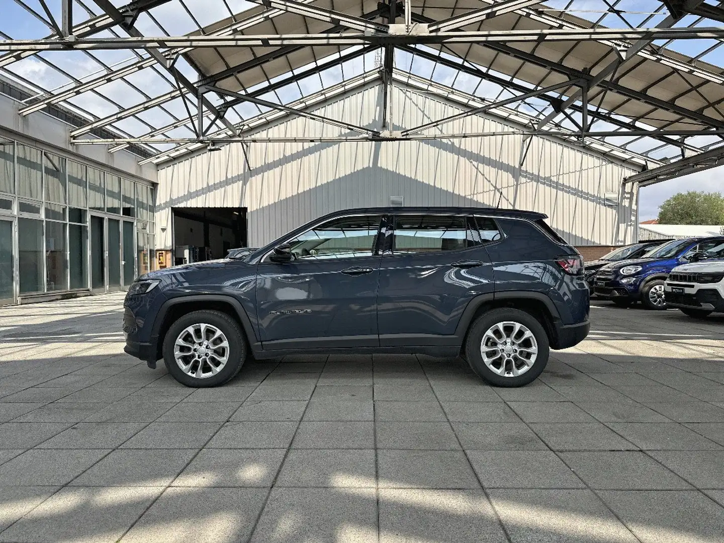 Jeep Compass 1.6 MJet II 96kW Longitude Blau - 2